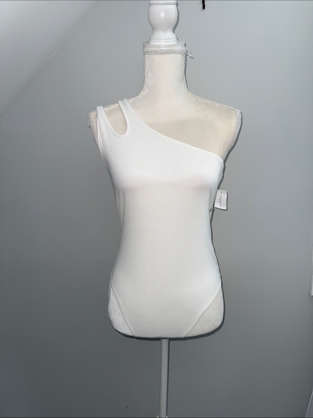 American Eagle Outfitters White One-Shoulder Cutout Ribbed Bodysuit